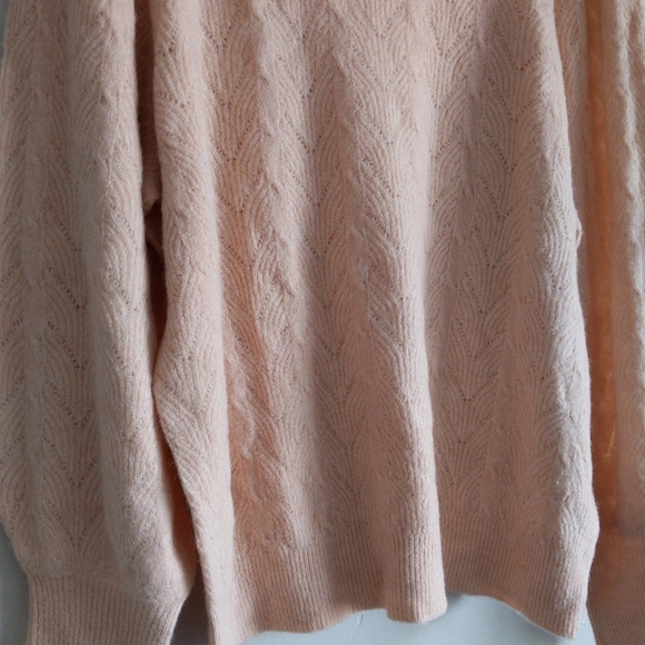 🆕🌿HALOGEN SWEATER🌿 - Picture 6 of 7